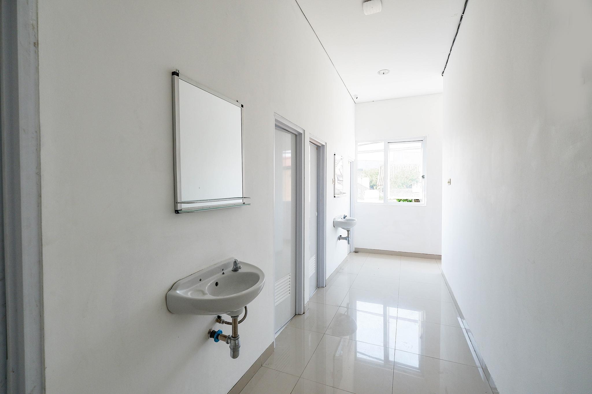 Spot On 2026 Arta Residence Semarang Ngoại thất bức ảnh