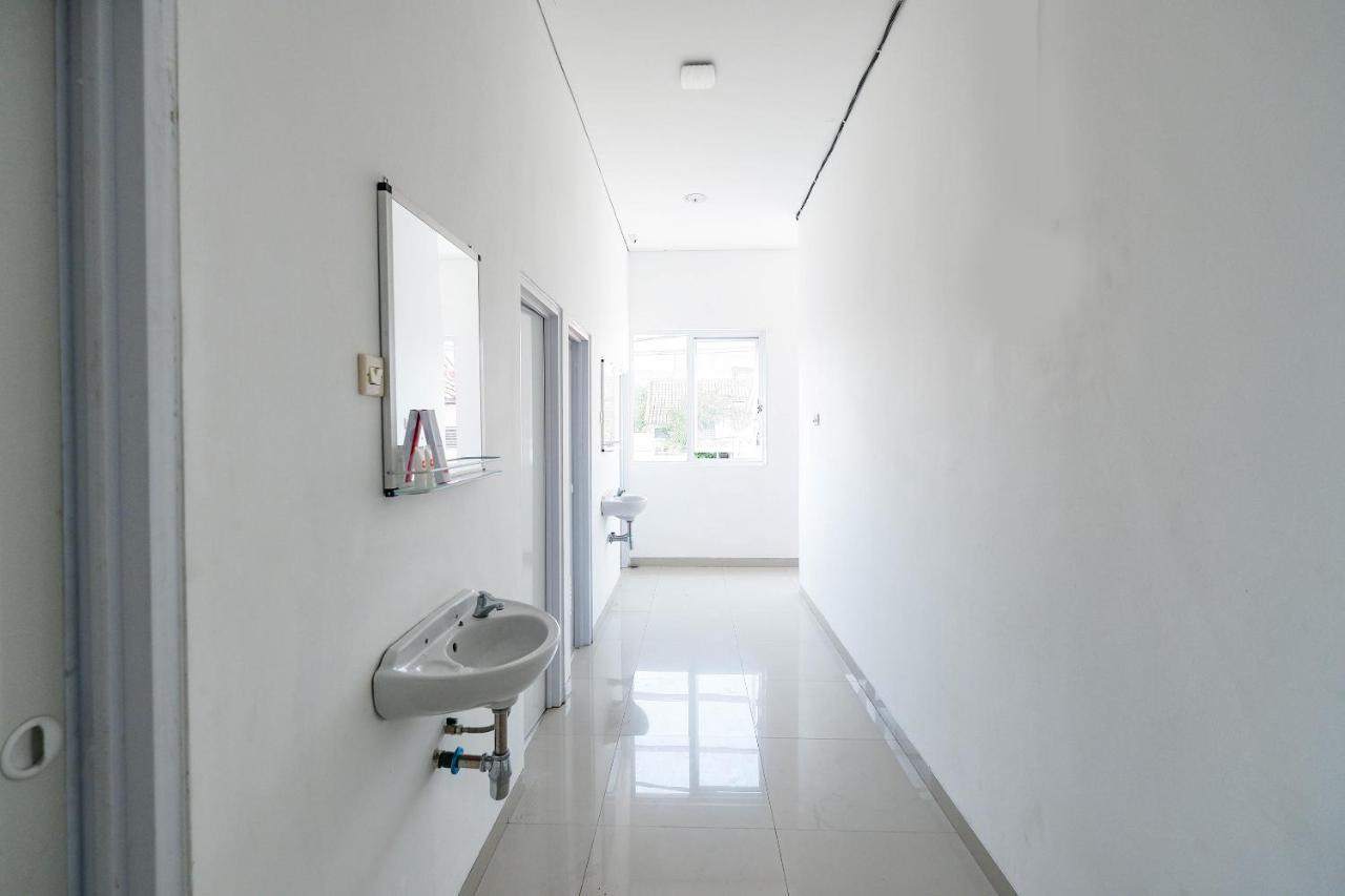 Spot On 2026 Arta Residence Semarang Ngoại thất bức ảnh